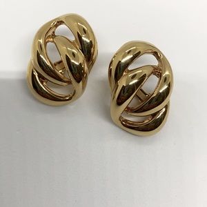 Vintage Napier Gold Tone Screw-on Earring